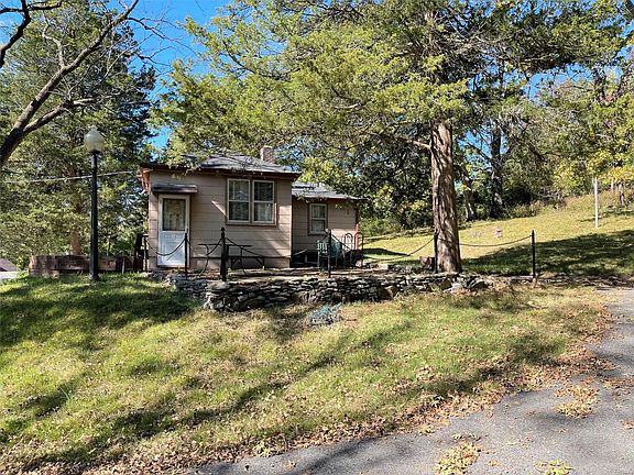 5th image of 5896 Rockland Ln