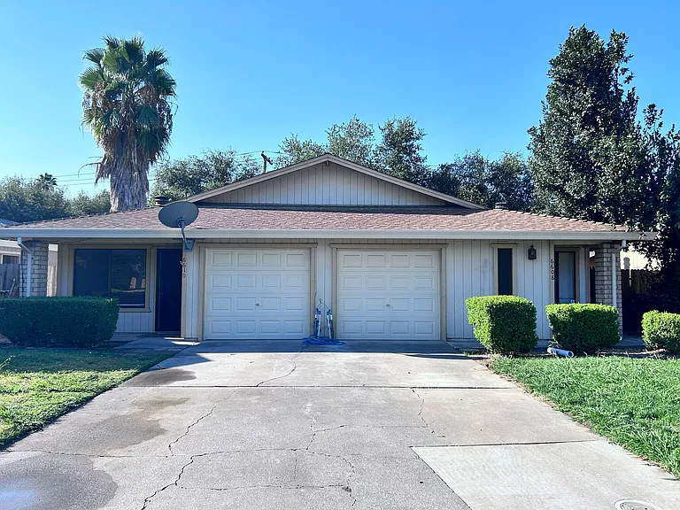 6608-6610 Summer Rain Way — Photo 1