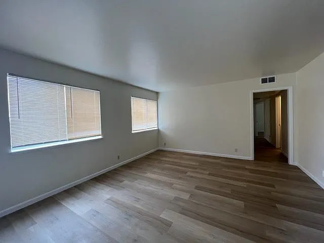 899 Hillside Blvd #8 — Photo 4