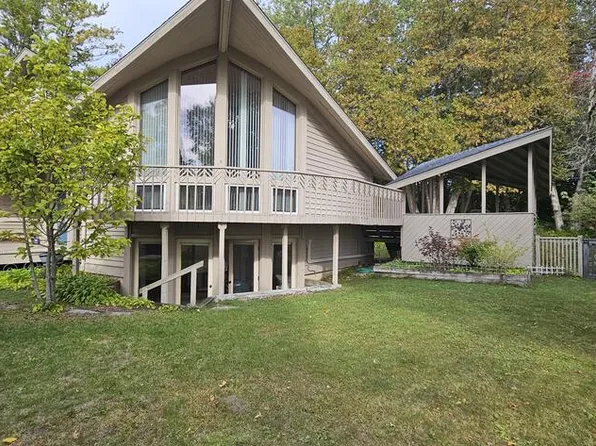 860 S 16th Ct, Sturgeon Bay, WI 54235