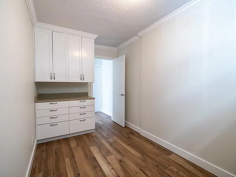 2035 Barclay St #301 — Photo 7