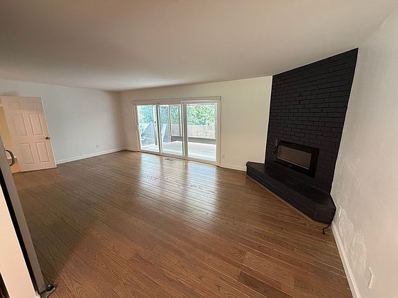 5th image of 2087 Donald Dr