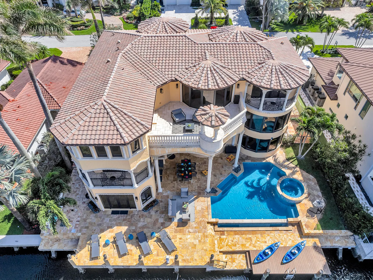 6 bed, 9.0 bath, 7286 sqft, $39,995 — Photo 3