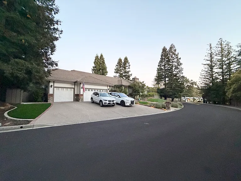 150 Saddle Oaks Ct — Photo 8