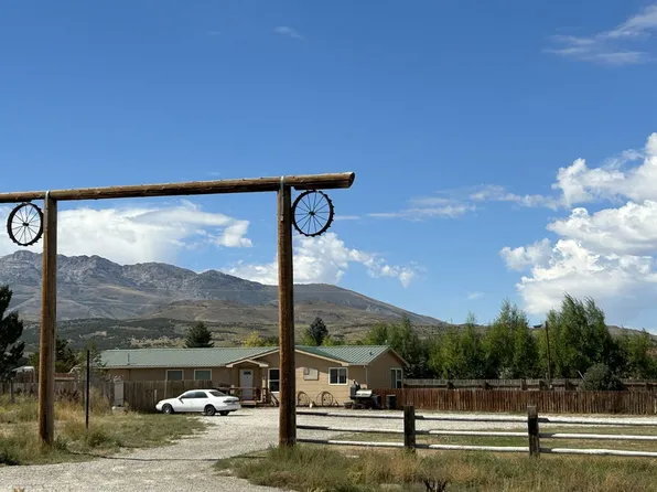 733 Alazon Ln, Wells, NV 89835
