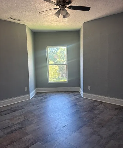 623 Melrose Ct — Photo 9
