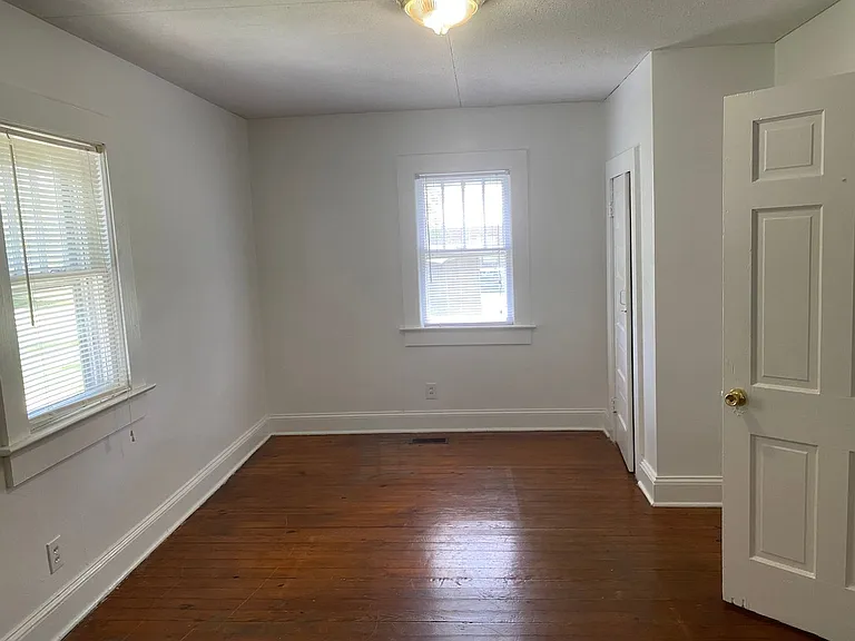 1317 Highland Dr — Photo 9