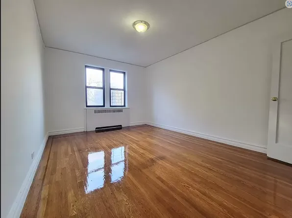 2805 Morris Avenue image 1 of 4