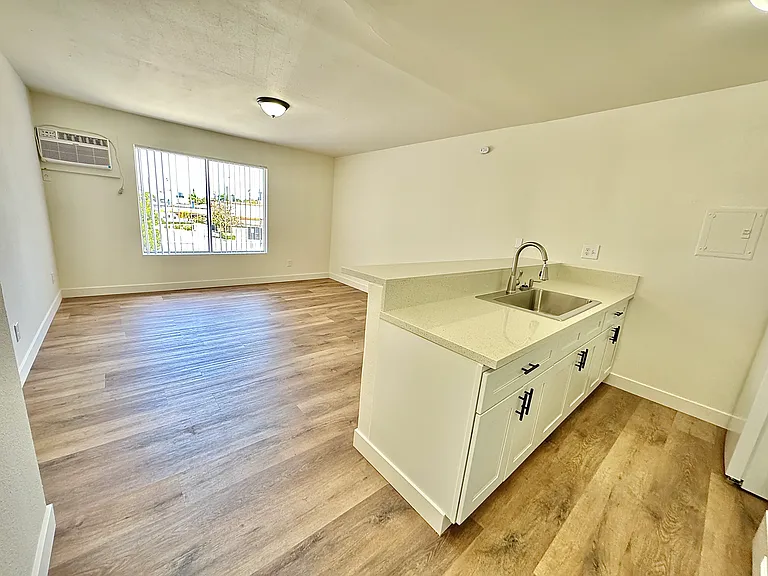 11726 Lemay St #19 — Photo 7
