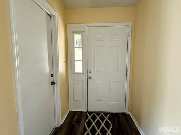 2nd image of 3831 S Laurel Ct