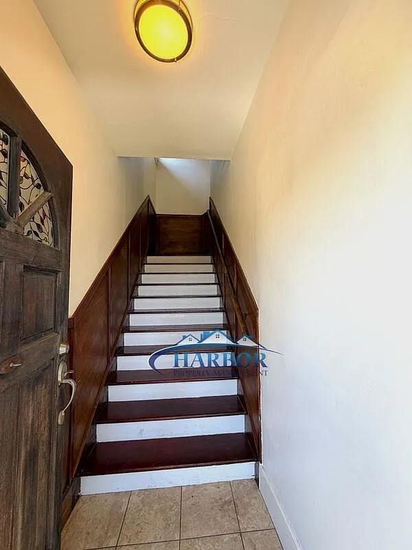 2 bed, 1.0 bath, 1100 sqft, $2,395 — Photo 3