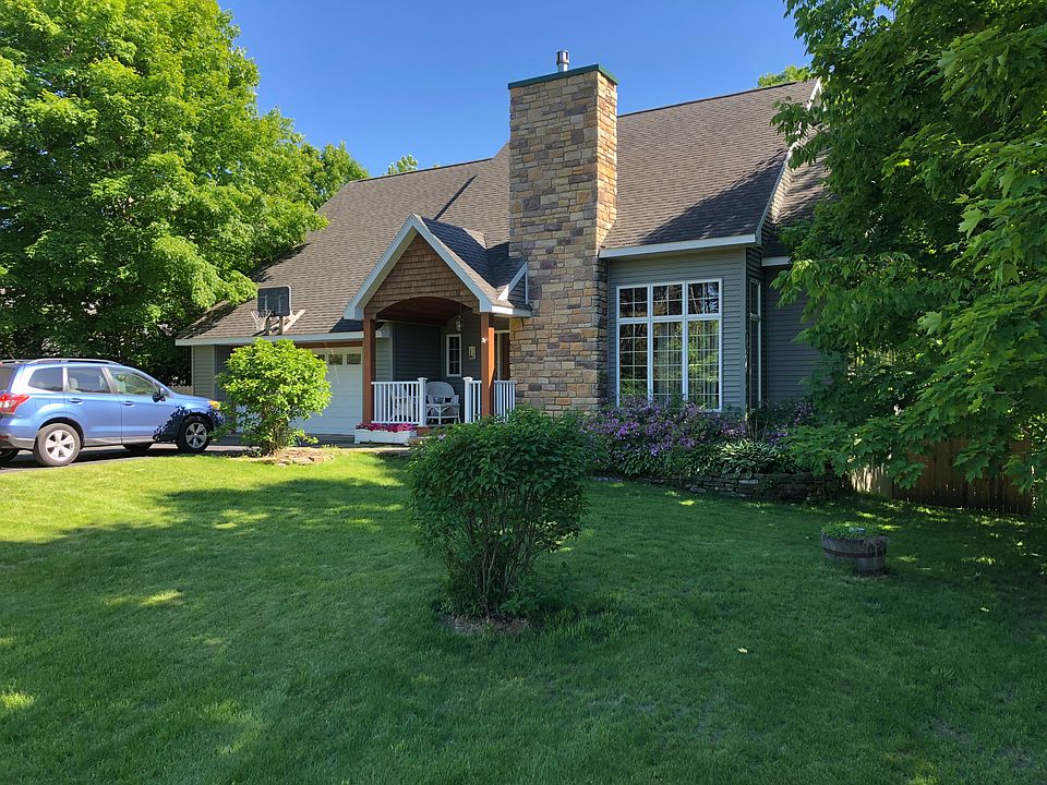 6779 Bay Shore West Dr, Charlevoix, MI 49720 Zillow
