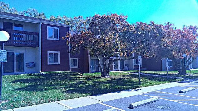 Dixon Square — Photo 14