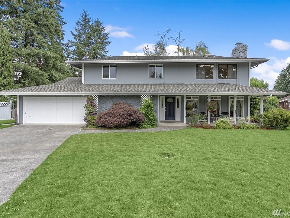 Welcome home to Fairwood Greens, a fantastic neighborhood! This spacious 4 bedroom, 3 bath home located on a quiet cul-de-sac, i