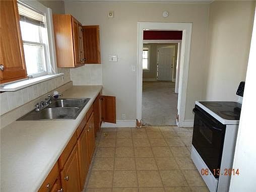 5th image of 4425 Indiana Ave