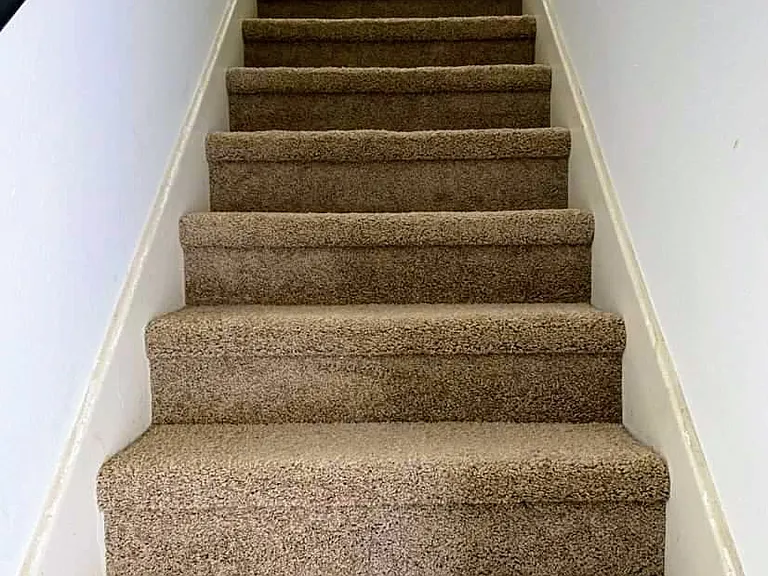 All 3 bedrooms upstairs