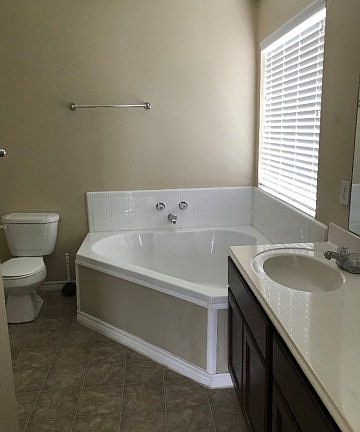2nd image of 1706 Margaret Ln
