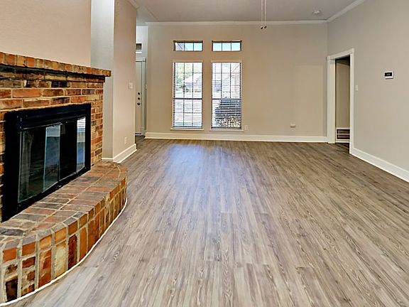 4th image of 551 Shamrock Dr