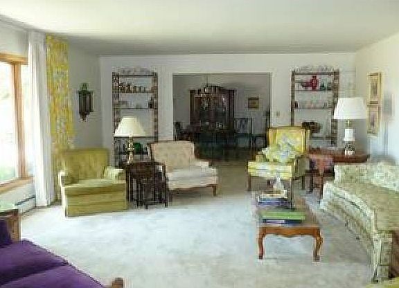 2nd image of 2322 Holliday Dr