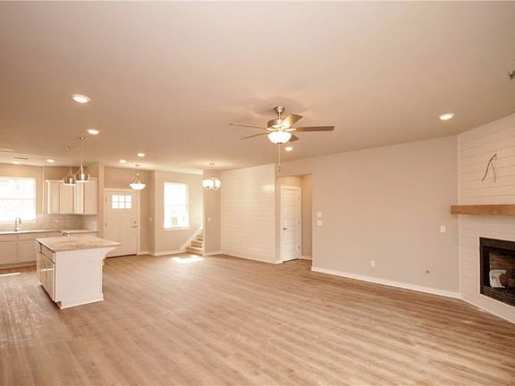 4th image of 50 Walney Dr