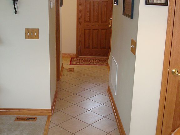 5th image of 112 Summit Cir