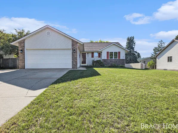 161 Ida Red Ave, Sparta, MI 49345