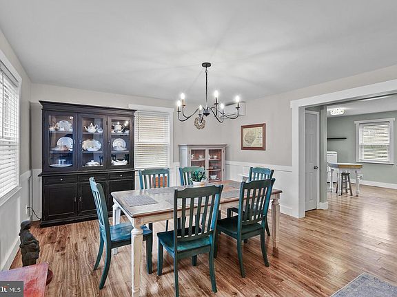 5th image of 1020 Dartmouth Rd