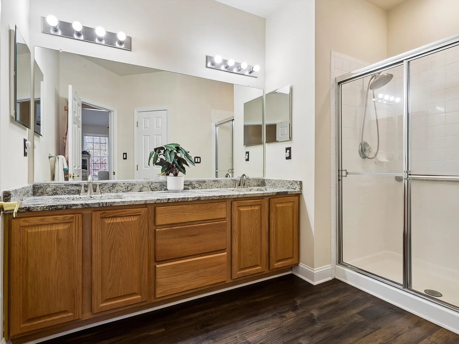 3 bed, 3264 sqft, $2,900 — Photo 3