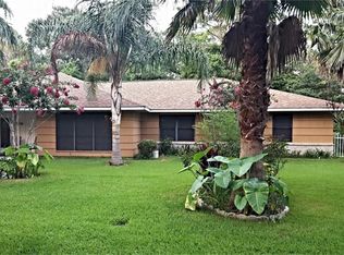 700 Willow St, Angleton, TX 77515