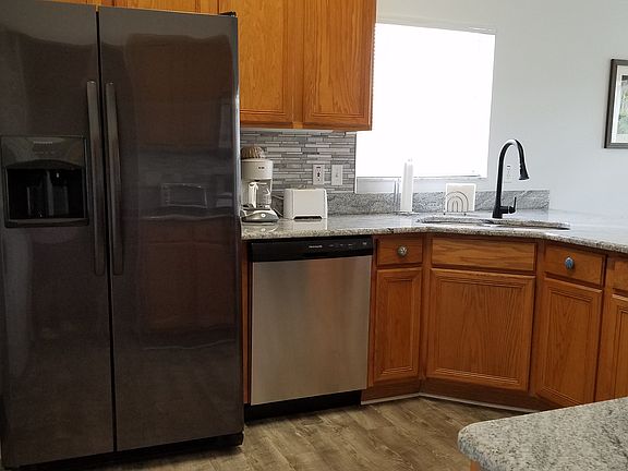 4th image of 25078 Riverwalk Dr