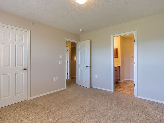 5th image of 601 Menaul Blvd NE Unit 2303