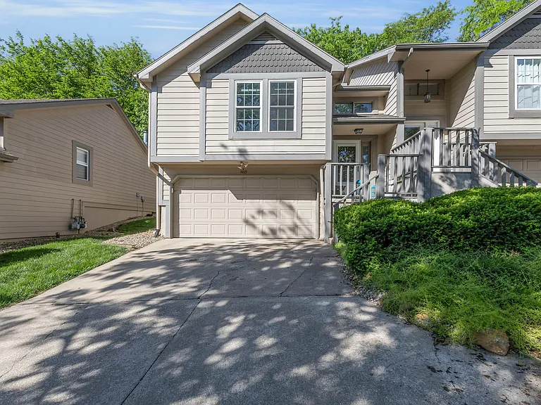 1409 Lawrence Ave — Photo 1