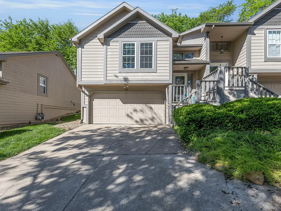 1409 Lawrence Ave