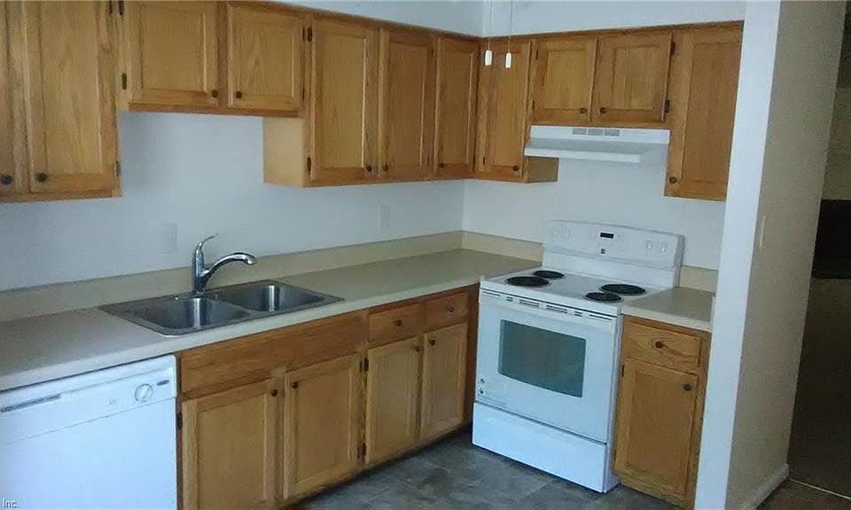 2nd image of 1180 Willow Green Dr
