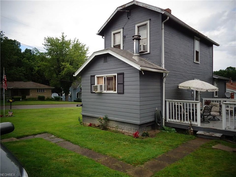 1st image of 208 Vernia St