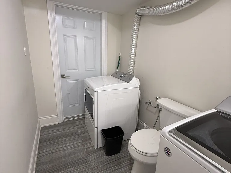 25 Westbourne Ave #BASEMENT — Photo 20