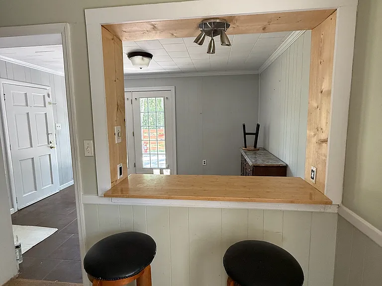 324 E Peterson Dr — Photo 13