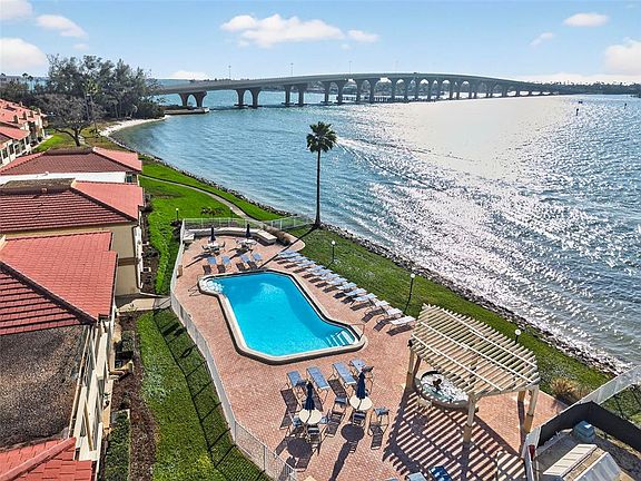 2nd image of 6210 SUN BOULEVARD #112