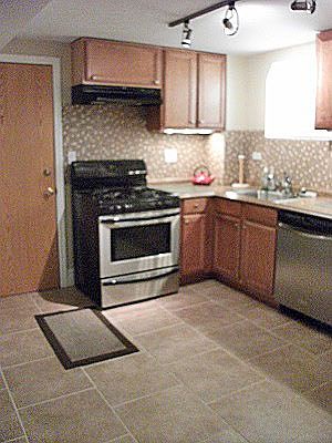 4th image of 6046 N Francisco Ave