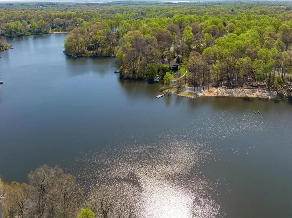 15745 Widewater Dr, Dumfries, VA 22025