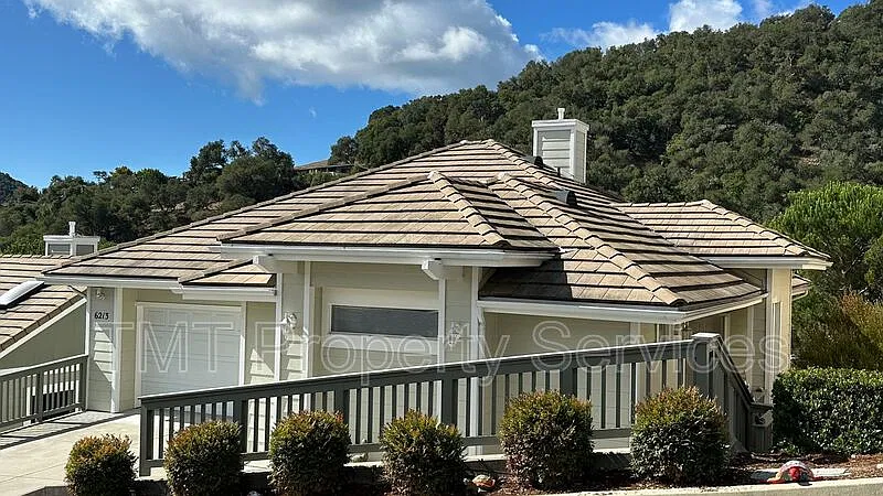 3 bed, 2.5 bath, 1705 sqft, $3,950 — Photo 1