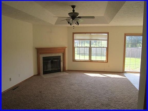 2nd image of 710 W Lake Ave