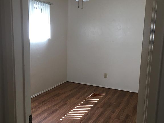 2nd image of 1532 Missouri St