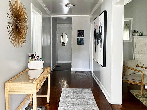 Entry/Hallway