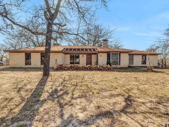 106 Brentwood Dr, Athens, TX 75751