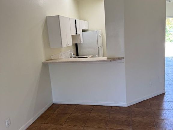 5th image of 509 NE 24th Pl APT A
