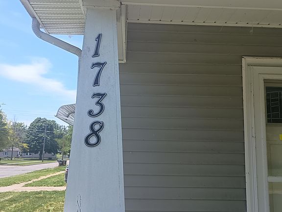 2nd image of 1738 Oak St