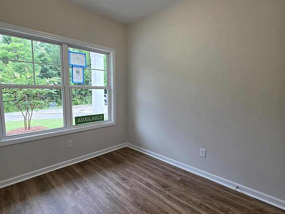 2nd image of 118 Creekside Cottage Ct
