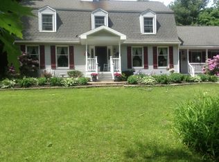 17 Johnny Cake Hollow Rd, Melrose, NY 12121