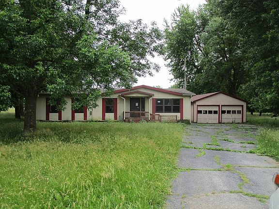 3rd image of 703 E 520th Ave